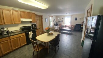 279 Mast Rd in Durham, NH - Building Photo