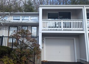 17 Coventry Rd in Grafton, MA - Building Photo