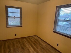 1405 Holly Hill Dr in Champaign, IL - Building Photo - Building Photo
