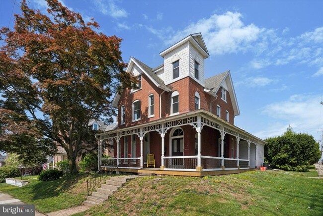 property at 459 Walnut St