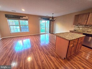 725 Dell Ct in Southampton, PA - Building Photo - Building Photo