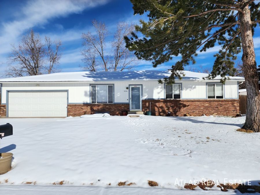 16307 E Brunswick Pl in Aurora, CO - Building Photo
