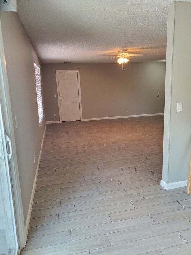 property at 2726 S Longmore