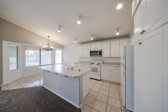 14707 W Lupine Ln in Surprise, AZ - Building Photo - Building Photo