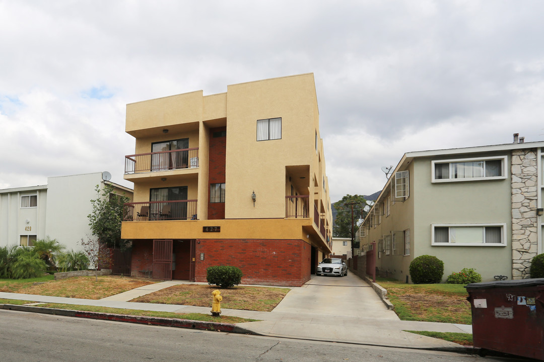 427 W Glenoaks Blvd in Glendale, CA - Building Photo