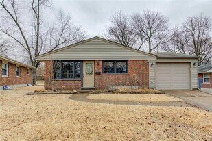 80 St Benedict Ln in Florissant, MO - Building Photo