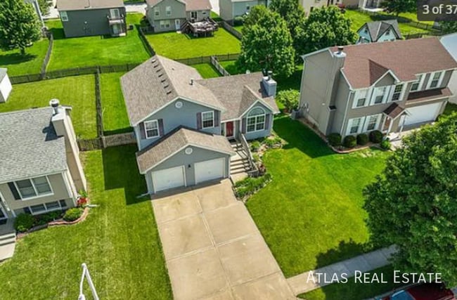 8608 NE 111th St in Kansas City, MO - Building Photo - Building Photo