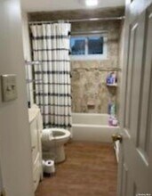 270 W Pine St-Unit -lower in Long Beach, NY - Building Photo - Building Photo