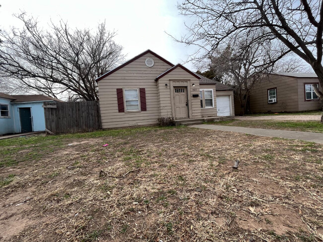 1507 26th St in Lubbock, TX - Building Photo - Building Photo