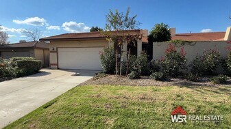 5535 Victoria Ave. in Riverside, CA - Building Photo