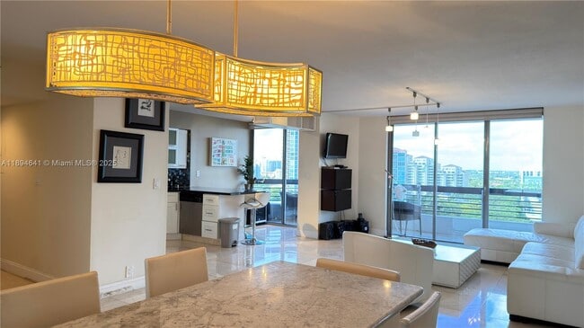 3530 Mystic Pointe Dr in Aventura, FL - Building Photo - Building Photo