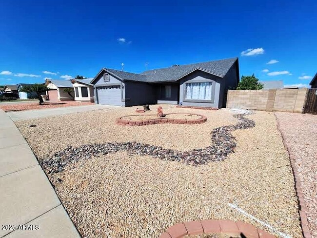 8512 W Tuckey Ln in Glendale, AZ - Building Photo - Building Photo