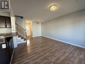 921 Messor Cres in Ottawa, ON - Building Photo - Building Photo