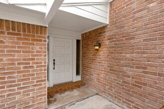 15806 Spring Forest Dr in Houston, TX - Building Photo - Building Photo