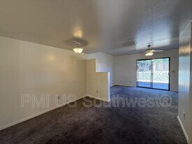 9560 E Lakeshore Dr in Prescott Valley, AZ - Building Photo