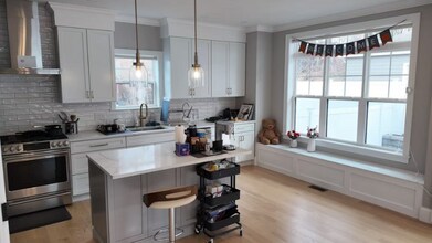 33 Hovey St, Unit 33 in Watertown, MA - Building Photo - Building Photo