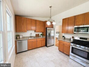 13208 Hathaway Dr in Silver Spring, MD - Building Photo - Building Photo