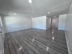 7261 TX-276 in Point, TX - Foto de edificio - Building Photo