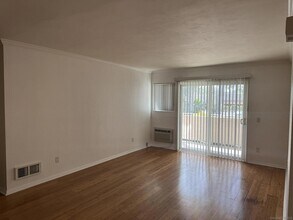 10016 Maya Linda Rd in San Diego, CA - Building Photo - Building Photo