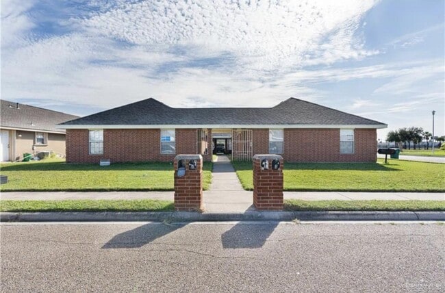 property at 2100 N Paradise Dr
