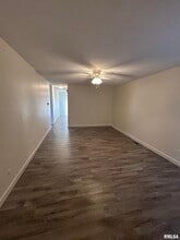 2 Sundowner Ln in Springfield, IL - Building Photo - Building Photo