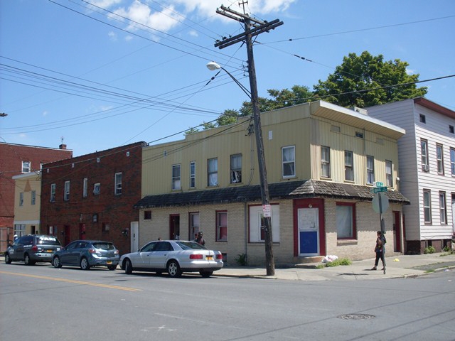 457 Elk St in Albany, NY - Building Photo