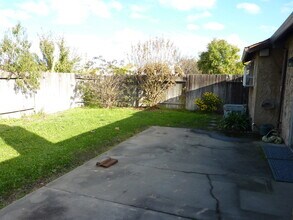 6027 Sierravale Way in Citrus Heights, CA - Building Photo - Building Photo