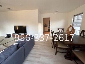 832 Indiana St in San Antonio, TX - Building Photo - Building Photo