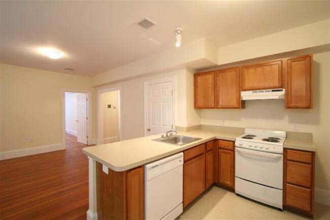 859 Massachusetts Ave, Unit 1 in Cambridge, MA - Building Photo - Building Photo