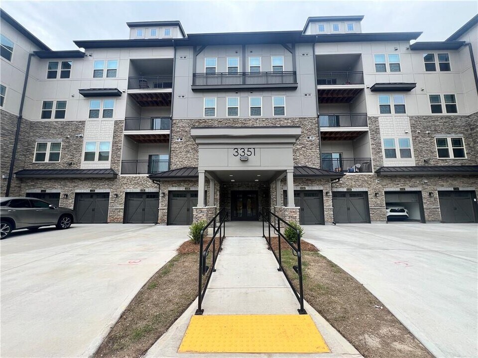 3351 Orwell Wy in Cumming, GA - Building Photo