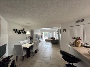 6280 NW 186th St in Hialeah, FL - Building Photo - Building Photo