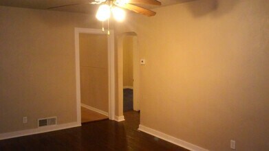 269 Summit St in Elgin, IL - Building Photo - Building Photo