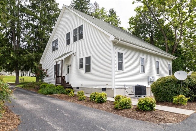 107 Givens Ln in Blacksburg, VA - Building Photo - Building Photo