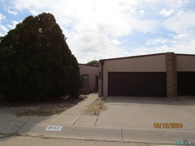 1917 Villa Dr in Artesia, NM - Building Photo