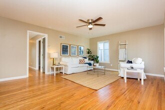 2430 Calle Quebrada in San Diego, CA - Building Photo - Building Photo