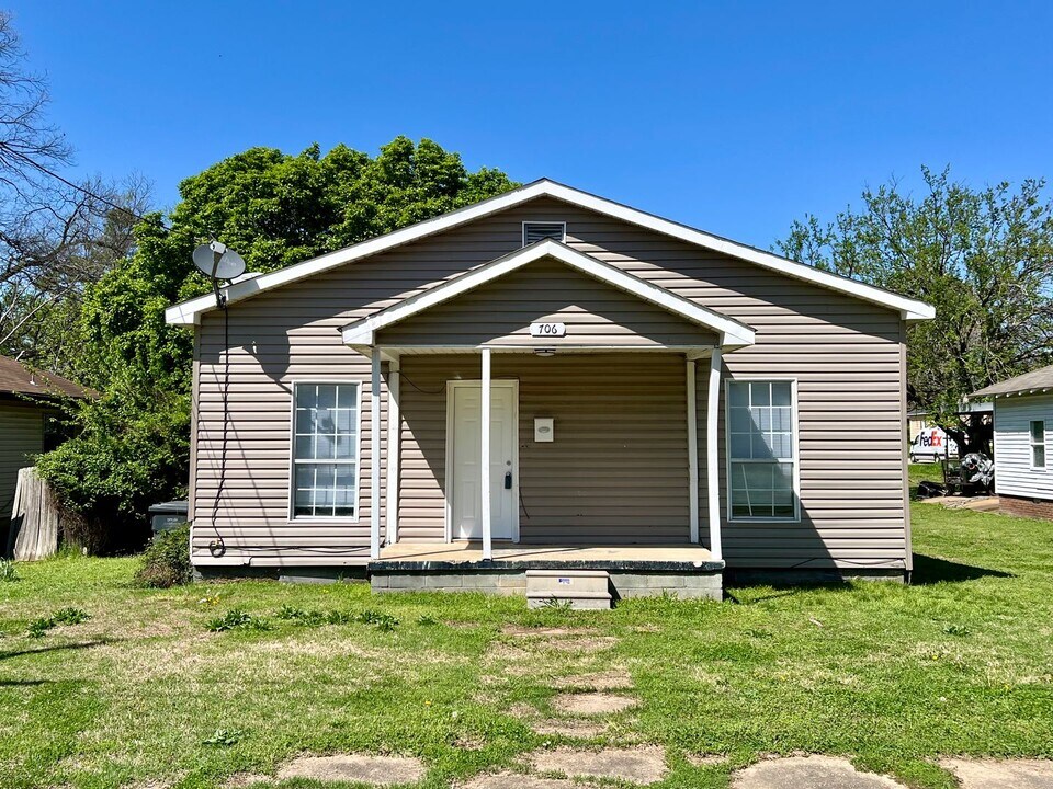 706 Warner Ave in Jonesboro, AR - Building Photo