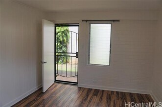 2338 Young St in Honolulu, HI - Building Photo - Building Photo