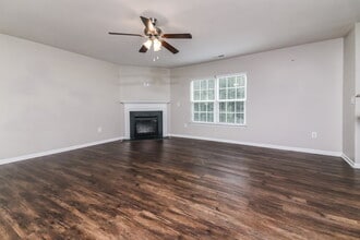 8007 Spiderlily Ct in Zebulon, NC - Building Photo - Building Photo