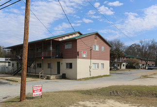 Chapel Place Apartments in Columbus, GA - Foto de edificio - Building Photo