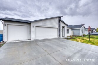 13164 S Coquille River Ave in Nampa, ID - Building Photo - Building Photo