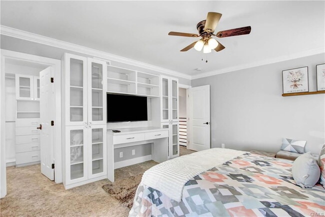 property at 2606 Greenhill Dr