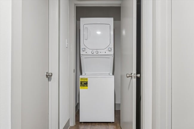 property at 4300 Rosslyn Rd