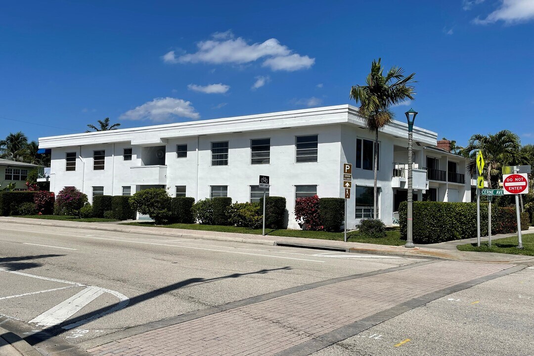 6 Lucerne Ave in Lake Worth, FL - Building Photo