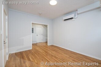 19 Forest St, Unit #B1 in Cambridge, MA - Foto de edificio - Building Photo