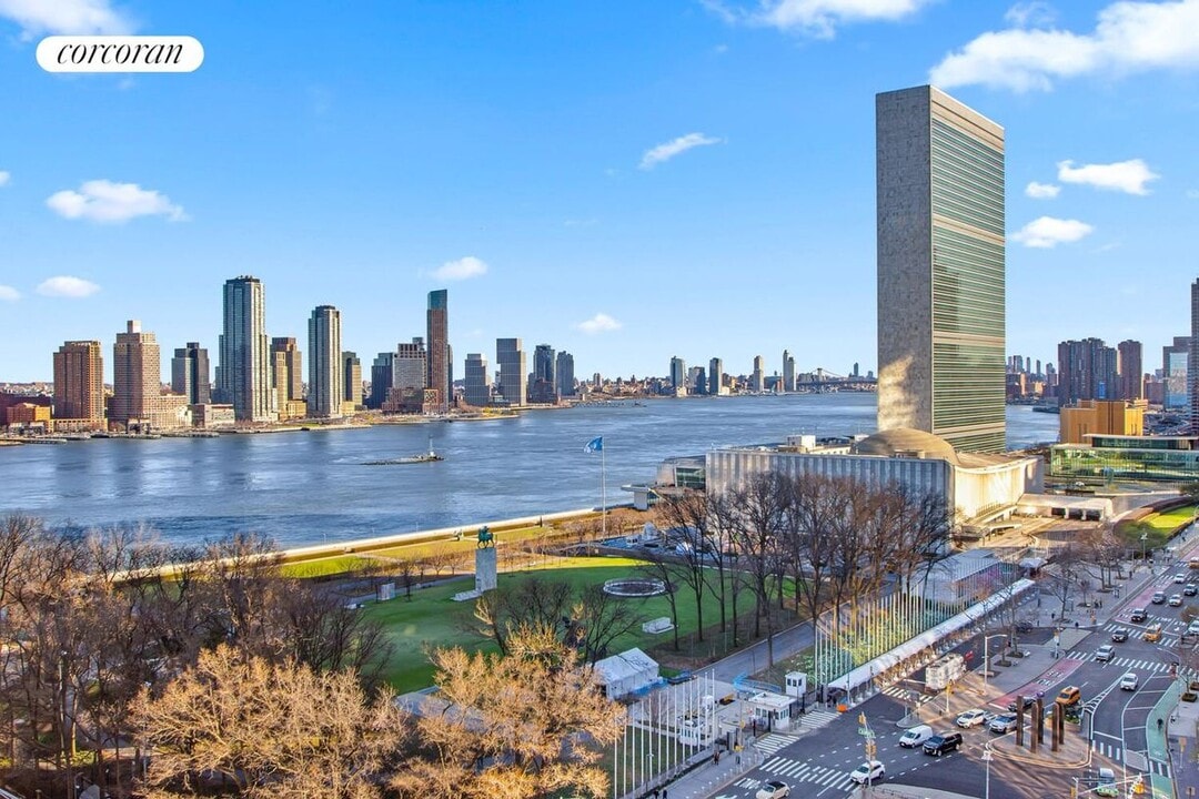 865 United Nations Plaza in New York, NY - Building Photo