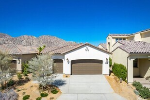 80422 Platinum Wy in La Quinta, CA - Building Photo