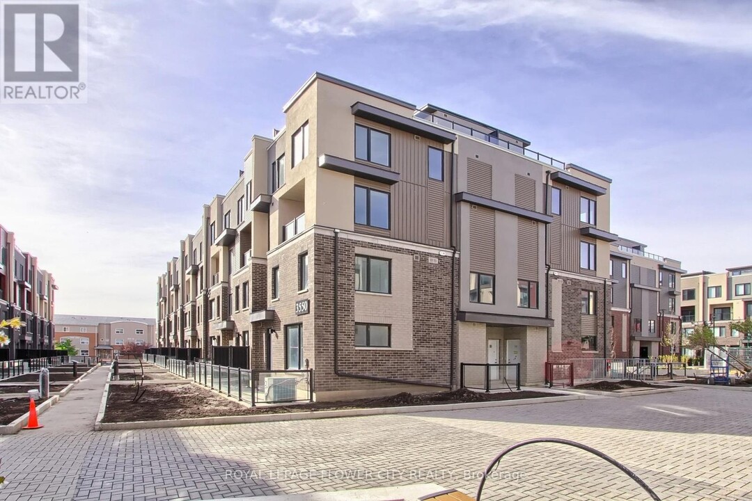 3550-3550 Colonial Dr in Mississauga, ON - Building Photo