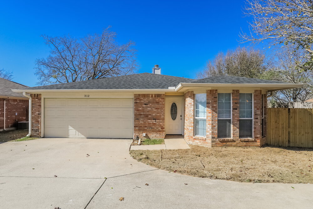 312 W Windsor Dr in Denton, TX - Building Photo