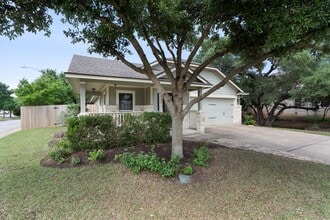 8600 Harrier Dr in Austin, TX - Building Photo - Building Photo