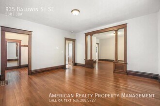 935 Baldwin St SE in Grand Rapids, MI - Building Photo - Building Photo